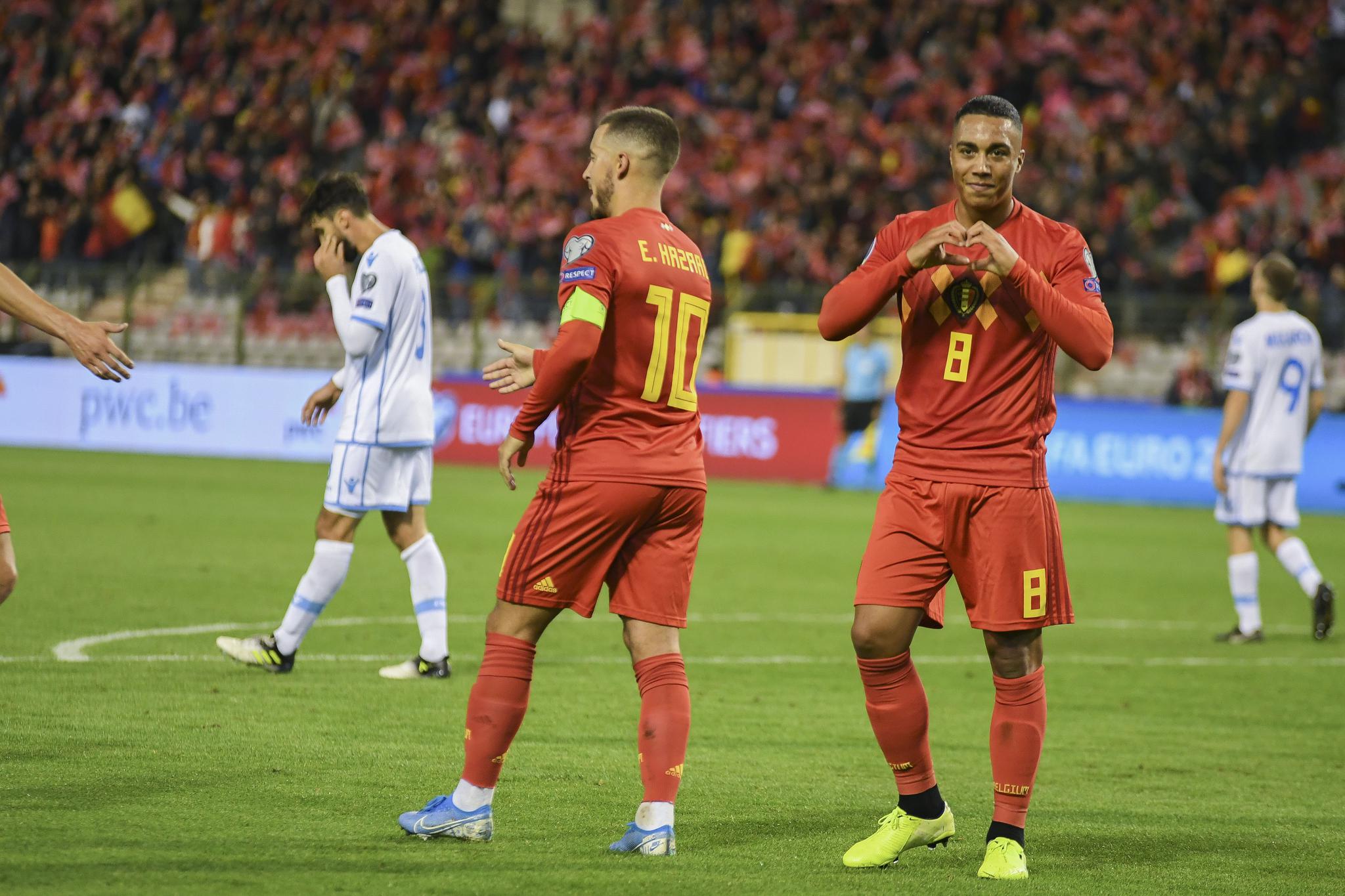 关于荷属安的列斯队在欧洲杯比赛中斗志昂扬的信息 关于荷属安的列斯队在欧洲杯比赛中斗志昂扬的信息