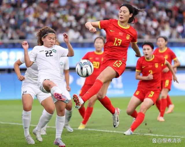 亚洲女足比赛中，中国队表现亮眼