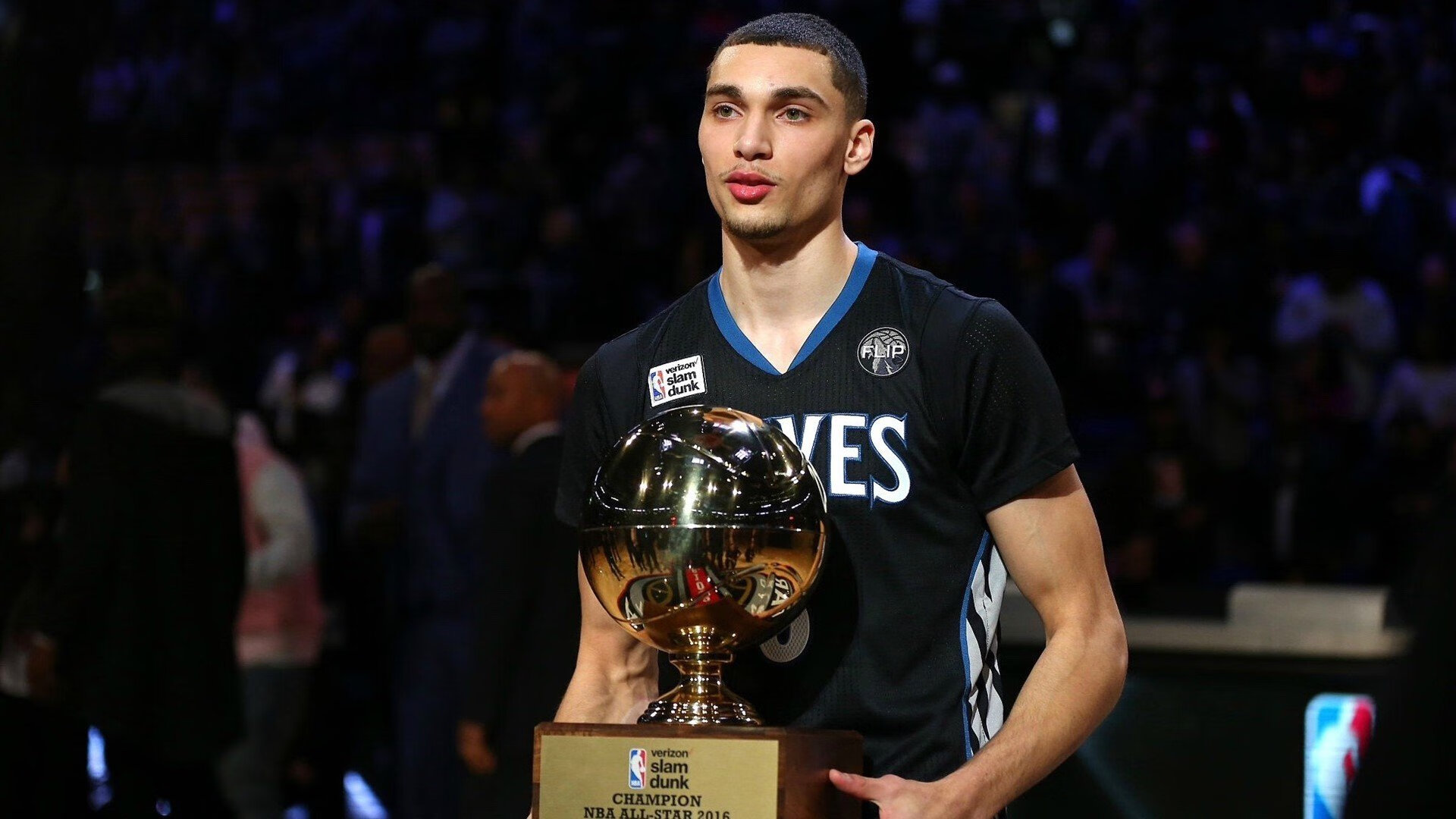 爱德华兹之夜，当数据爆炸照亮F1街道赛的每一寸沥青