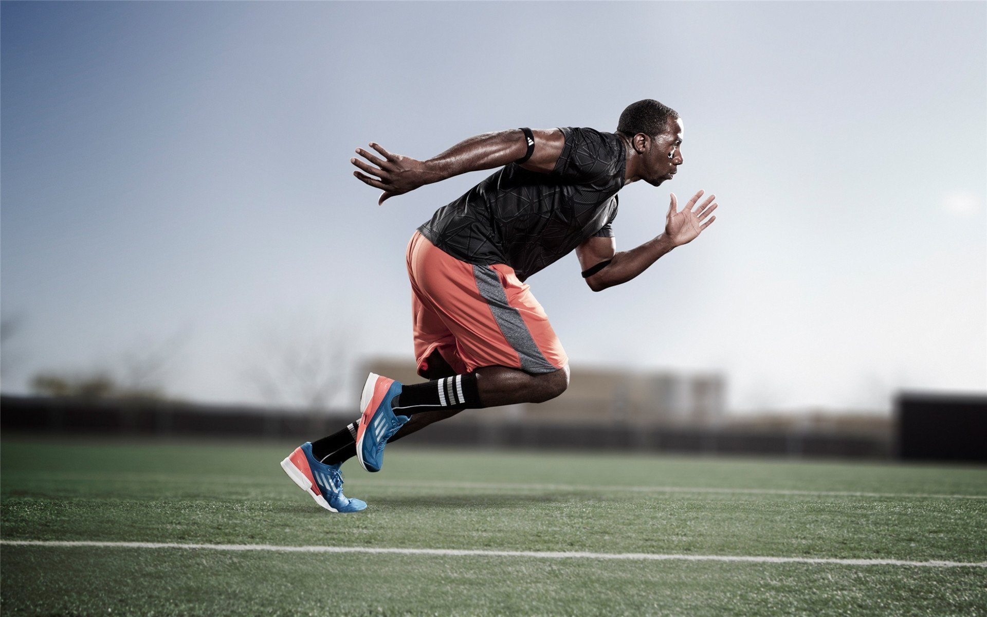从戈麦斯到挪威，当孤胆英雄与团队意志跨越赛场共鸣