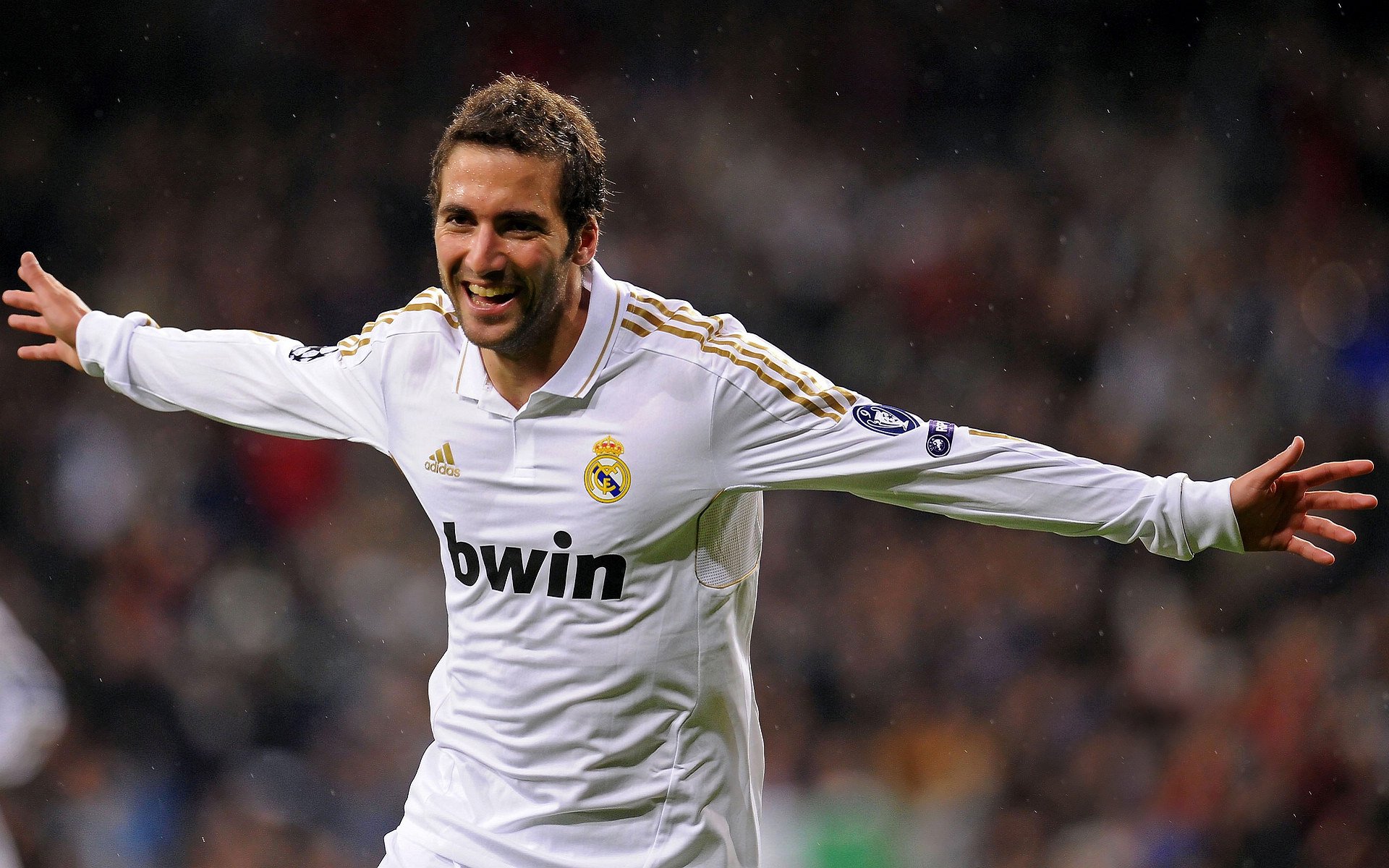 富安健洋数据爆炸诠释现代边卫新定义，雷恩终结喀麦隆成战术转折点